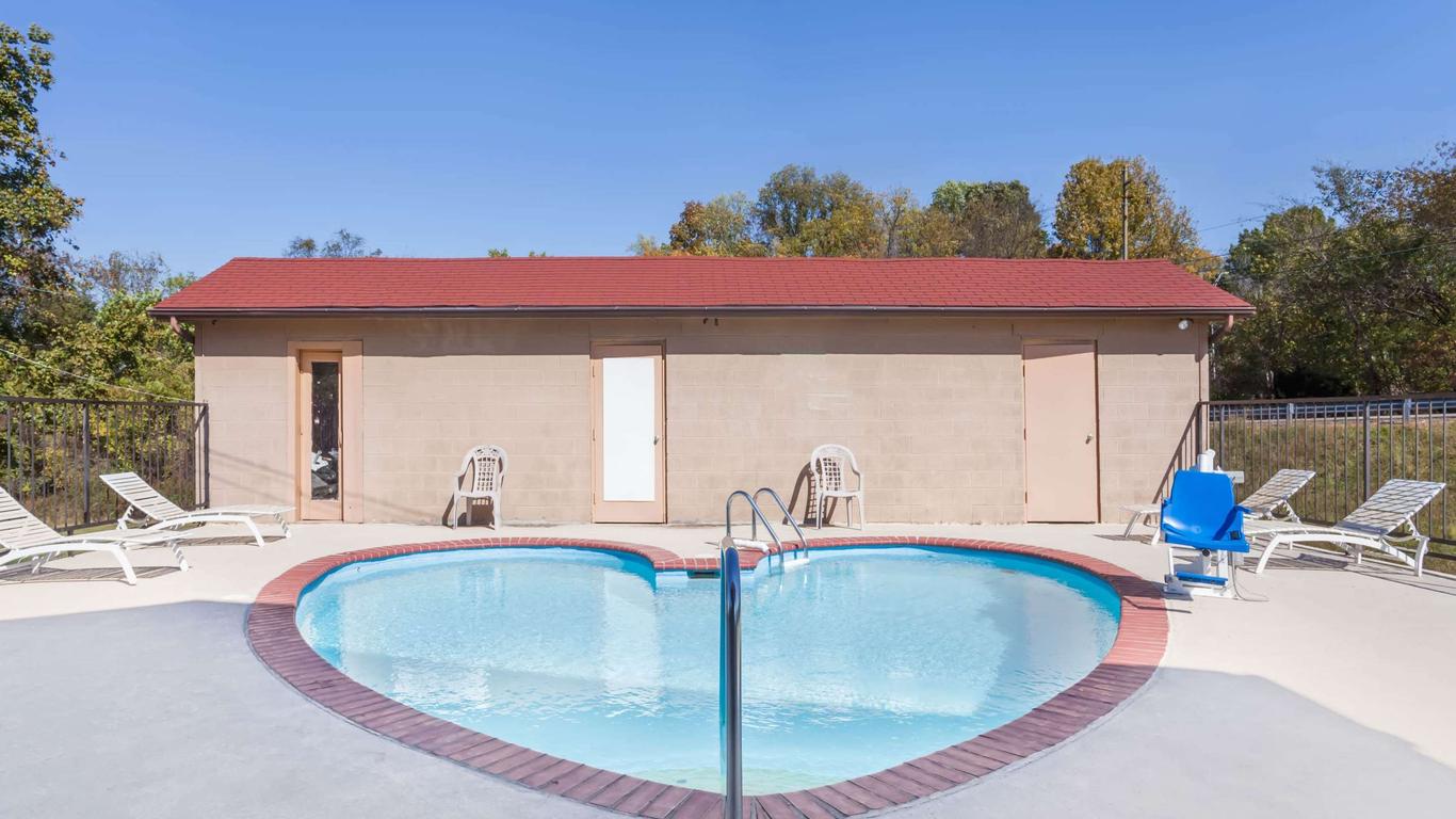 Travelodge by Wyndham Clarksville