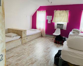 Kamway Lodge & Travel - Hostel - Queens - Bedroom