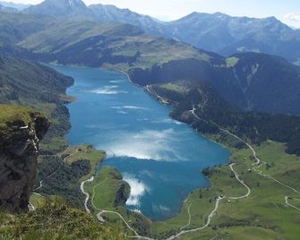 Detached chalet in Arèches Beaufort resort. Warm and charming - Beaufort - Bâtiment