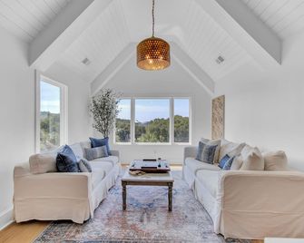 5 Fishers Alley by Wild Dunes - Isle of Palms - Huiskamer