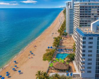 Relaxing Beach Escape - Oceanfront Pool and Tiki - Fort Lauderdale - Strand