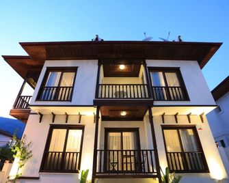 Alp Suites Mandalin - Akyaka - Building