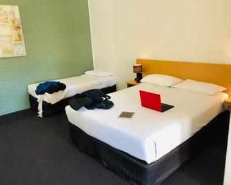 Campbelltown Colonial Motor Inn - Campbelltown - Camera da letto
