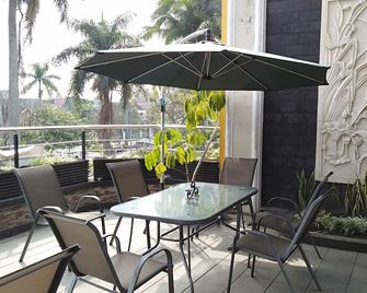 Malang City Boulevard - Malang - Patio