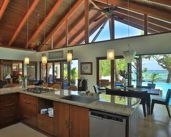 The Jewel of The Coral Coast - Tagaqe - Kitchen