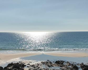 Beach within walking distance.beach house 14 pers. Plouhinec 29 south - Plouhinec - Plage