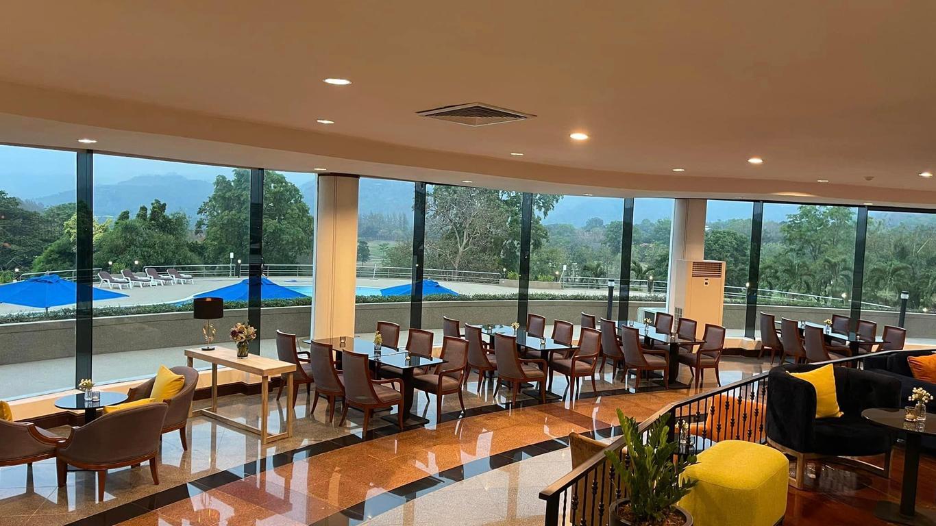 Sir James Resort