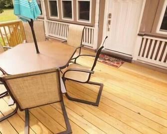 Dagget Hollow - Illinois Suite - Grafton - Balcony