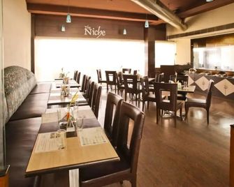 Hotel Pallavi West - Panchkula - Restaurant