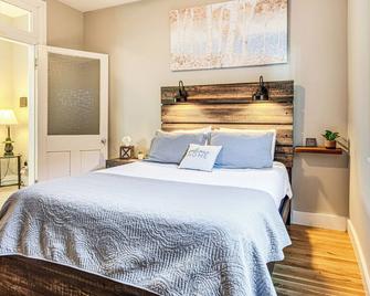 East End River Retreat Dogs Welcome! - Madison - Bedroom