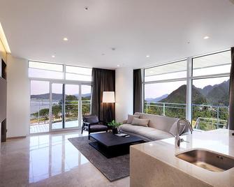 Midas Hotel & Resort - Gapyeong - Living room