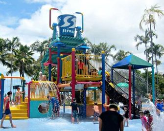 Yongala Lodge by The Strand - Townsville
