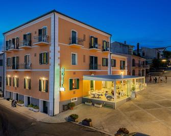 Hotel Marinaro - Santa Teresa Gallura - Edificio