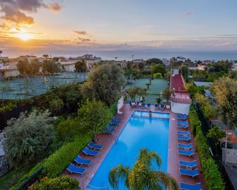 Gardenia Sorrento Coast, Ascend Hotel Collection - סורנטו - בריכה