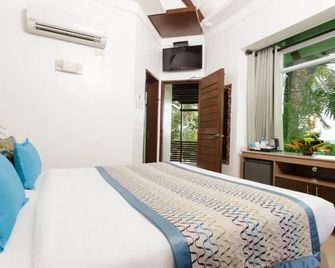 Acuatico Beach Resort & Hotel - Laiya