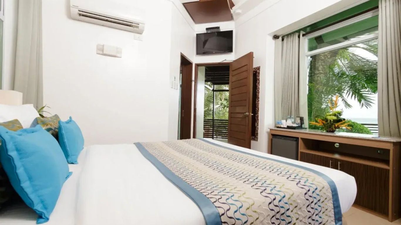 Acuatico Beach Resort & Hotel