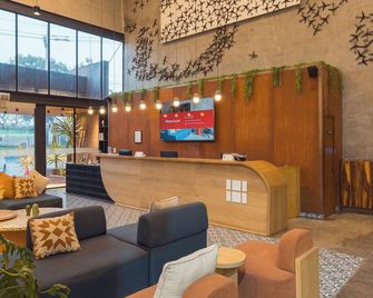 هانجار سيليكت أيروبويرتو جوادالاخارا - غوادالاجارا (مكسيكو) - أفضل طعام