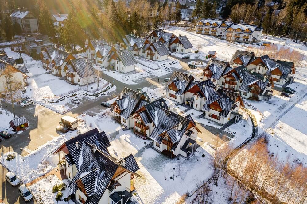 Komuny Paryskiej, Sun & Snow - קארפאץ - בניין