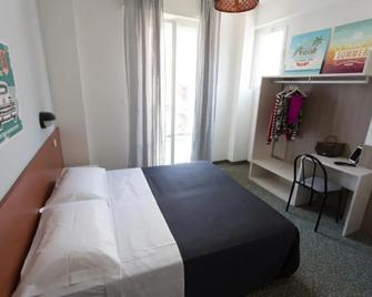 Hotel Byron solo per giovani - Riccione - Bedroom