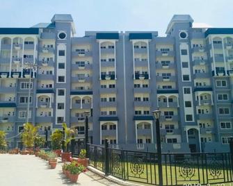 Penthouse With Mountain View - Dehradun - Building