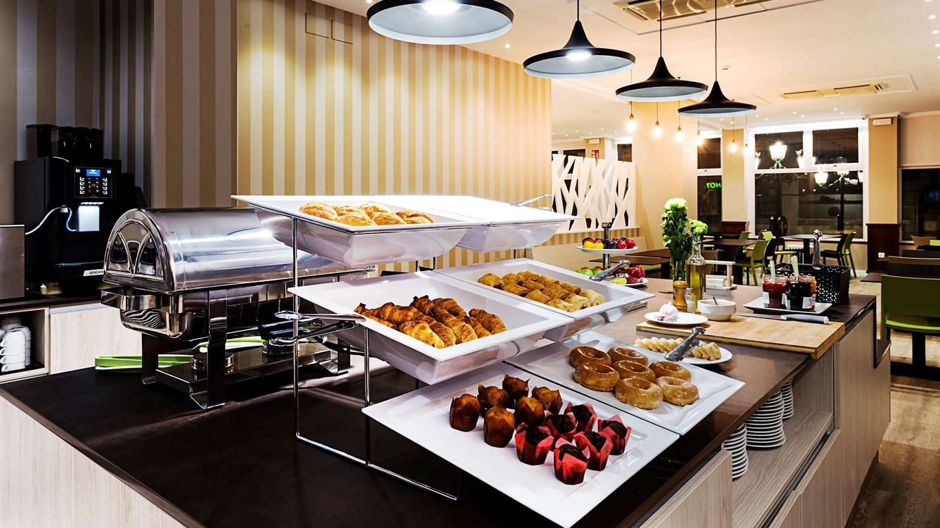 西班牙恩塞納達飯店