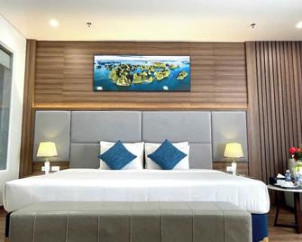 Central Halong Hotel - Ha Long - Yatak Odası