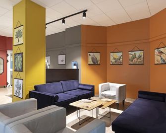 B&B Hotel Como City Center - Como - Sala d'estar