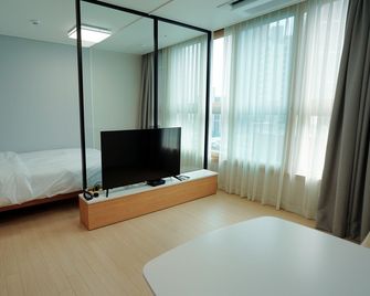 Guri 365 Stay - Guri - Bedroom