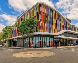 Crows Nest - Cla26 - Clarke Street - Stylish Crows Nest Apartment With Balcony Overlooking Park - Crows Nest - Edificio