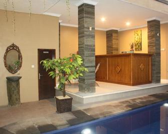 Ratu Guest House - Kuta - Recepción