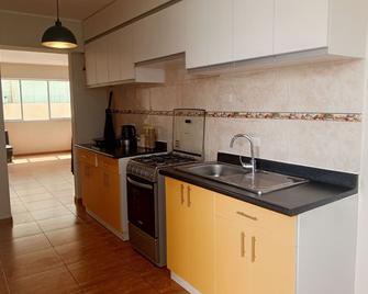 Departamento amplio y familiar - Huancayo - Kitchen