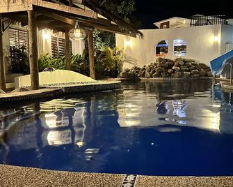 Bua Bed & Breakfast - Nadi - Pool