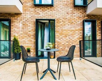 Central Carol Aparthotel 2 - Bucarest - Patio