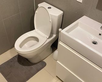 warm water front property great views - Queens