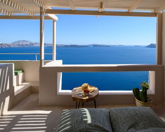 Gaia Suites - Oia - Balcony
