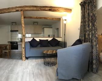 Beautiful apartment, garden side in the heart of Vallouise - Vallouise-Pelvoux - Living room