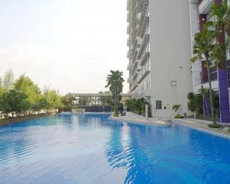 Cozy Luxurious Affordable Condo in City Central - Jakarta - Pool