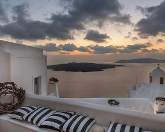Aigialos Luxury Traditional Settlement - Thera - Building