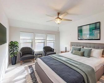 Quite Red Oak Getaway, Pet Friendly, Gameroom - Red Oak