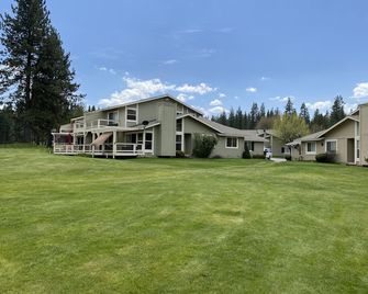Golf Paradise Getaway - Sleeps 8! - Blairsden - Building