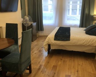 Brighton Surf Guest House - Brighton