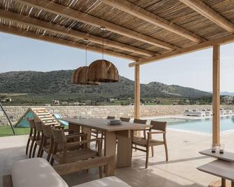 Ayali Villa I, a divine luxury homestay, By ThinkVilla - Achlades - Piscina