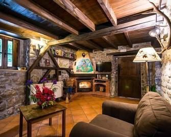 Self catering El Encanto del Valleval for 4 people - Oseja de Sajambre - Sala de estar
