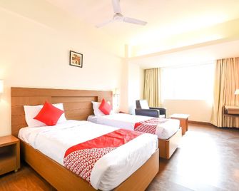 OYO 40718 Hotel Arka - Kakinada - Bedroom