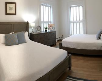 Majestic Mississippi River Views! Booking for October! - Lansing - Habitación
