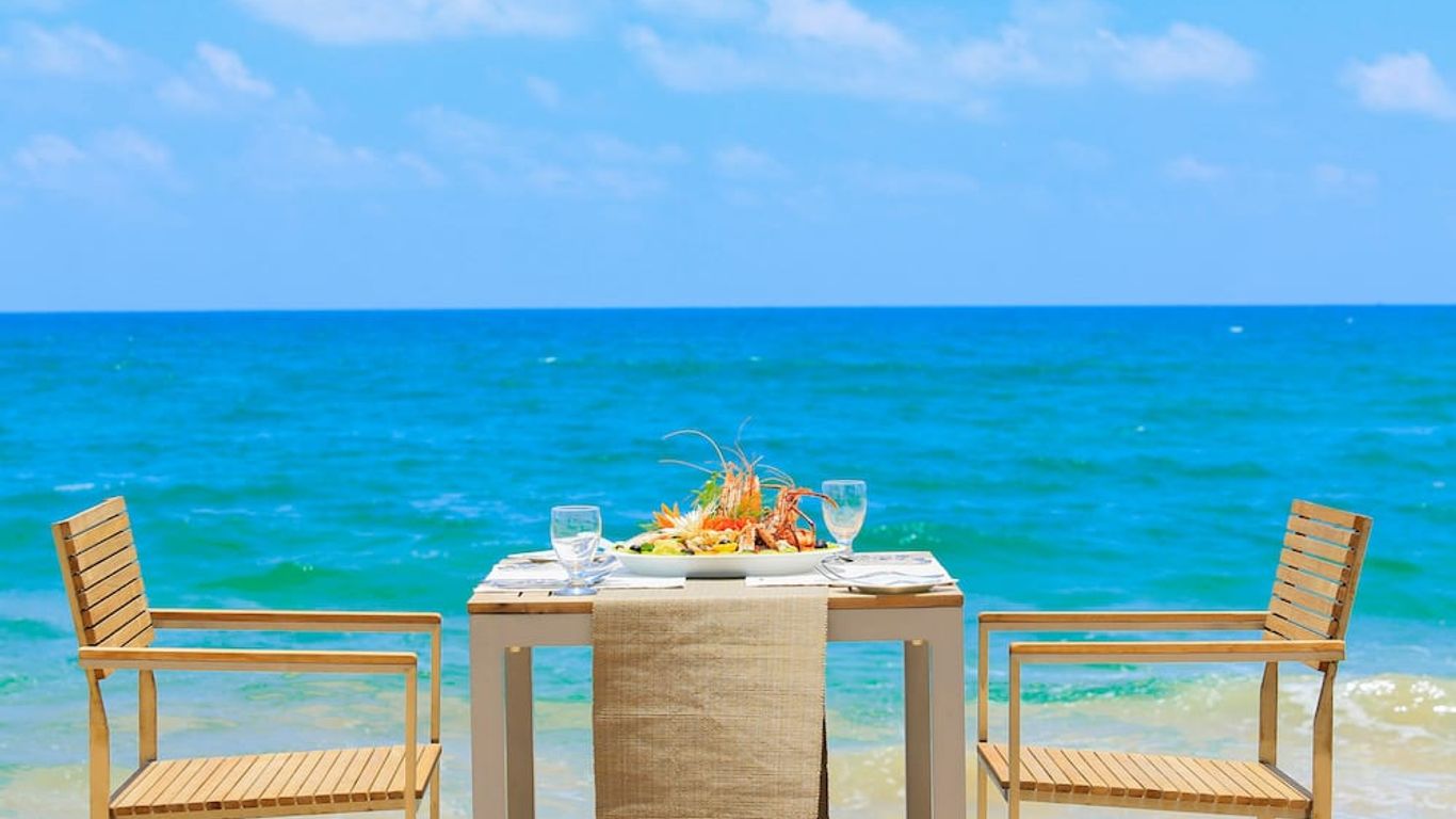 Pandanus Beach Resort And Spa