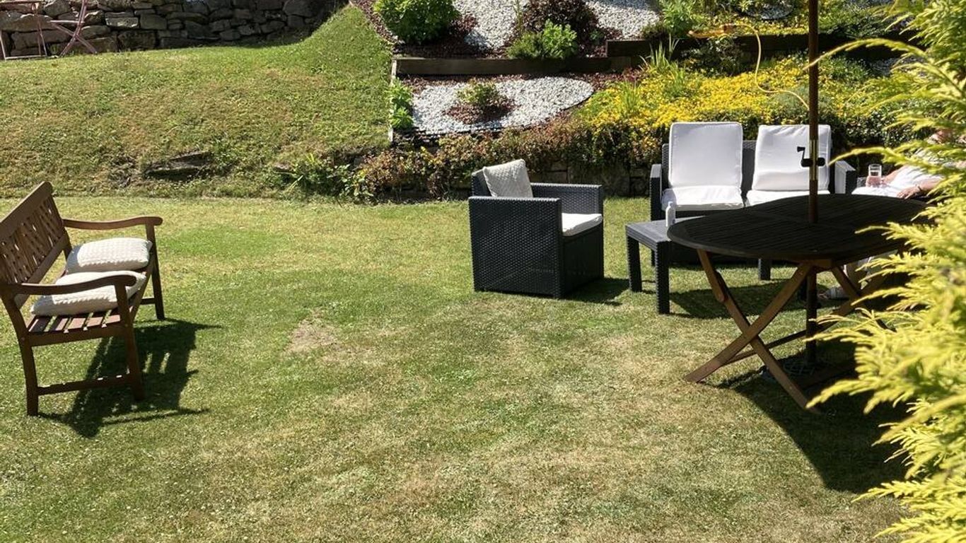 シャーリー コテージ - B&B