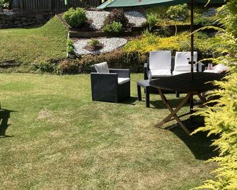 Shawlee Cottage - Airdrie - Patio