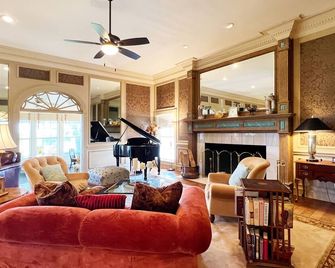 Magnificent Escape on 400 Acres - Canton - Salónek