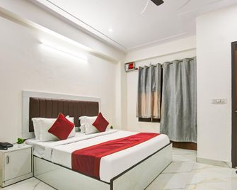 Hotel Krishna Tower - New Delhi - Bedroom